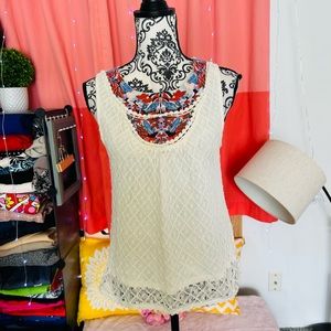 Akemi+Kin Anthropologie Women’s Ivory Embroidered Crochet Sleeveless Lace Top